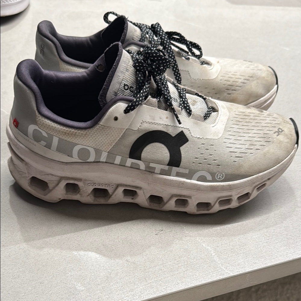 On Running Cloudtec White and Black Athletic Shoes